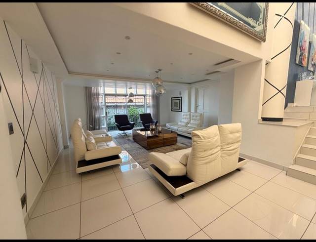 7 BEDROOM HOUSE FOR SALE IN CLAUDIUS